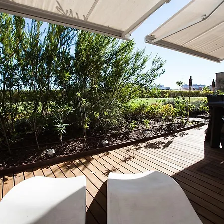 Charming With Terrace And Pool In * Lisbon
