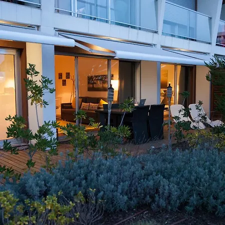 Charming With Terrace And Pool In Apartment