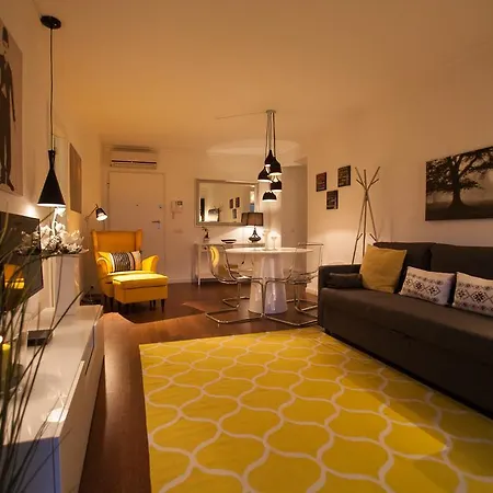Charming With Terrace And Pool In * Lisbon