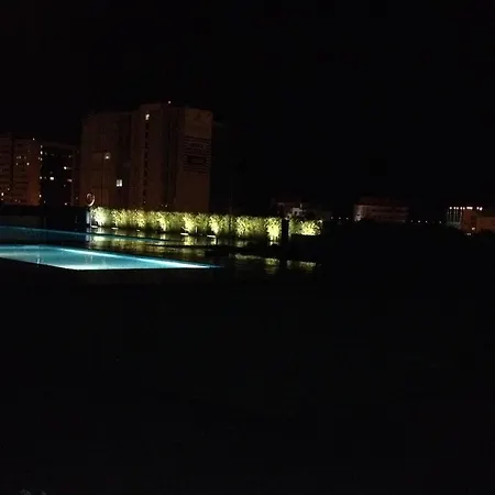 Charming With Terrace And Pool In Apartment
